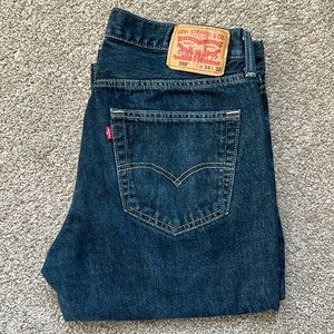 Great condition MENS Levi 559 dark blue wash jeans